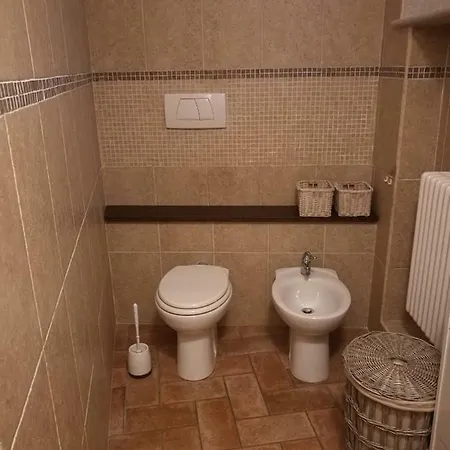 Il Nido Della Rondine, Nel Borgo Medievale